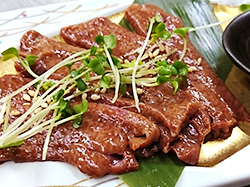 馬レバー刺し／創作料理 呑生